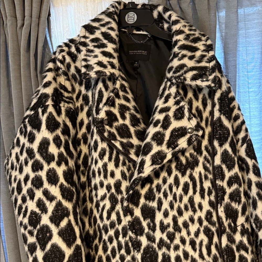 Banana Republic Black and White Patterned Teddy Jacket